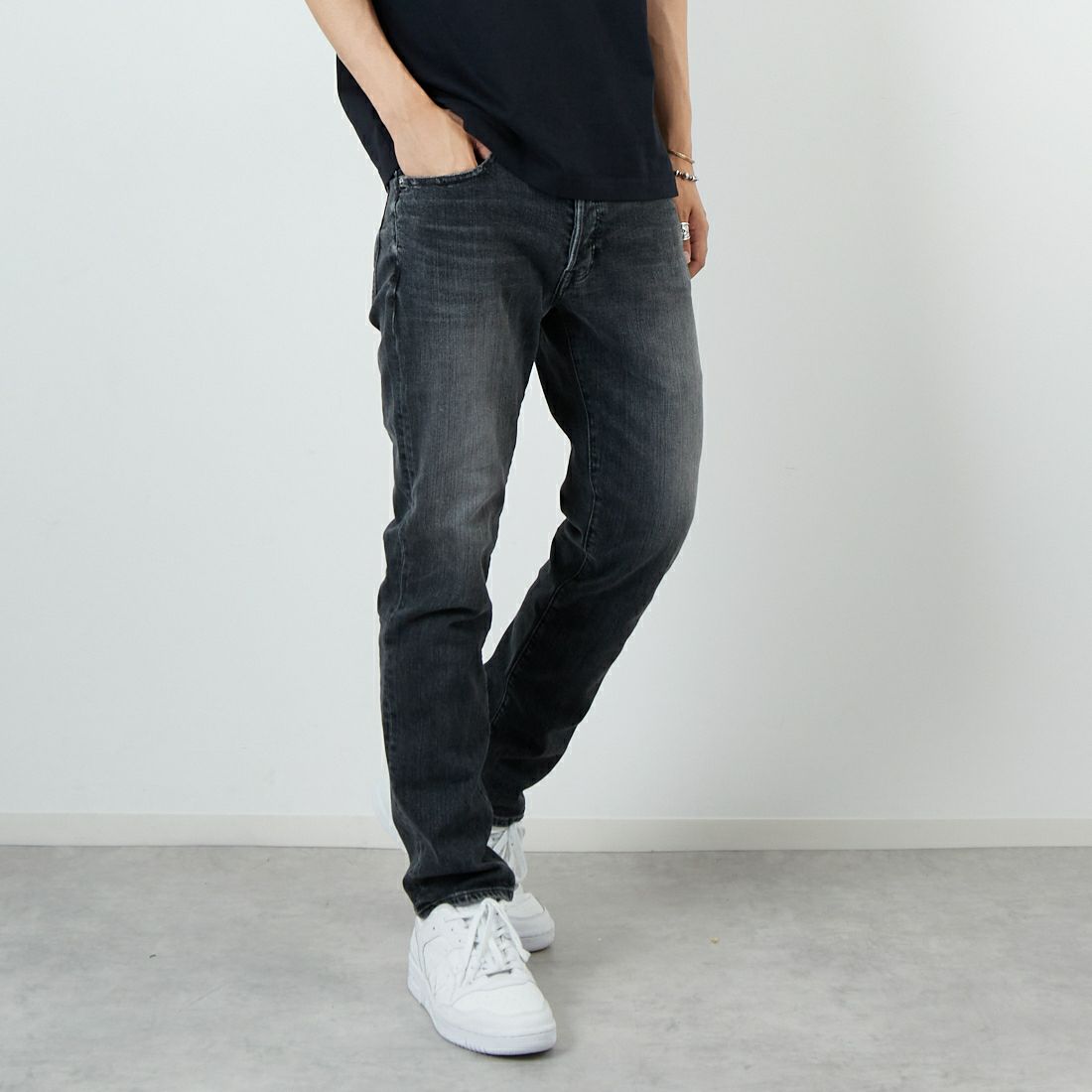 RED CARD TOKYO [レッドカード トーキョー] Rhythm+ スリムテーパードパンツ [88M86801DGR] K-DK GREY &&モデル身長：179cm 着用サイズ：32&&