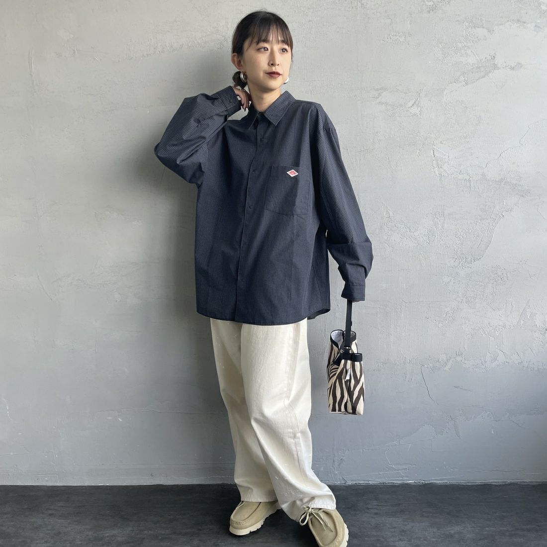 DANTON [ダントン] ドットボタン レギュラーカラー チェックロングスリーブシャツ [DT-B0391PPU] NAVY CHECK &&モデル身長：150cm 着用サイズ：38&&