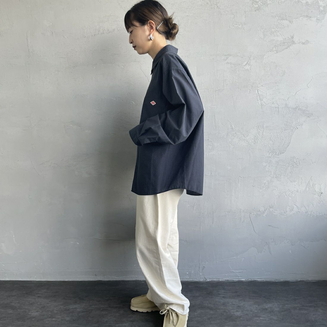 DANTON [ダントン] ドットボタン レギュラーカラー チェックロングスリーブシャツ [DT-B0391PPU] NAVY CHECK &&モデル身長：150cm 着用サイズ：38&&