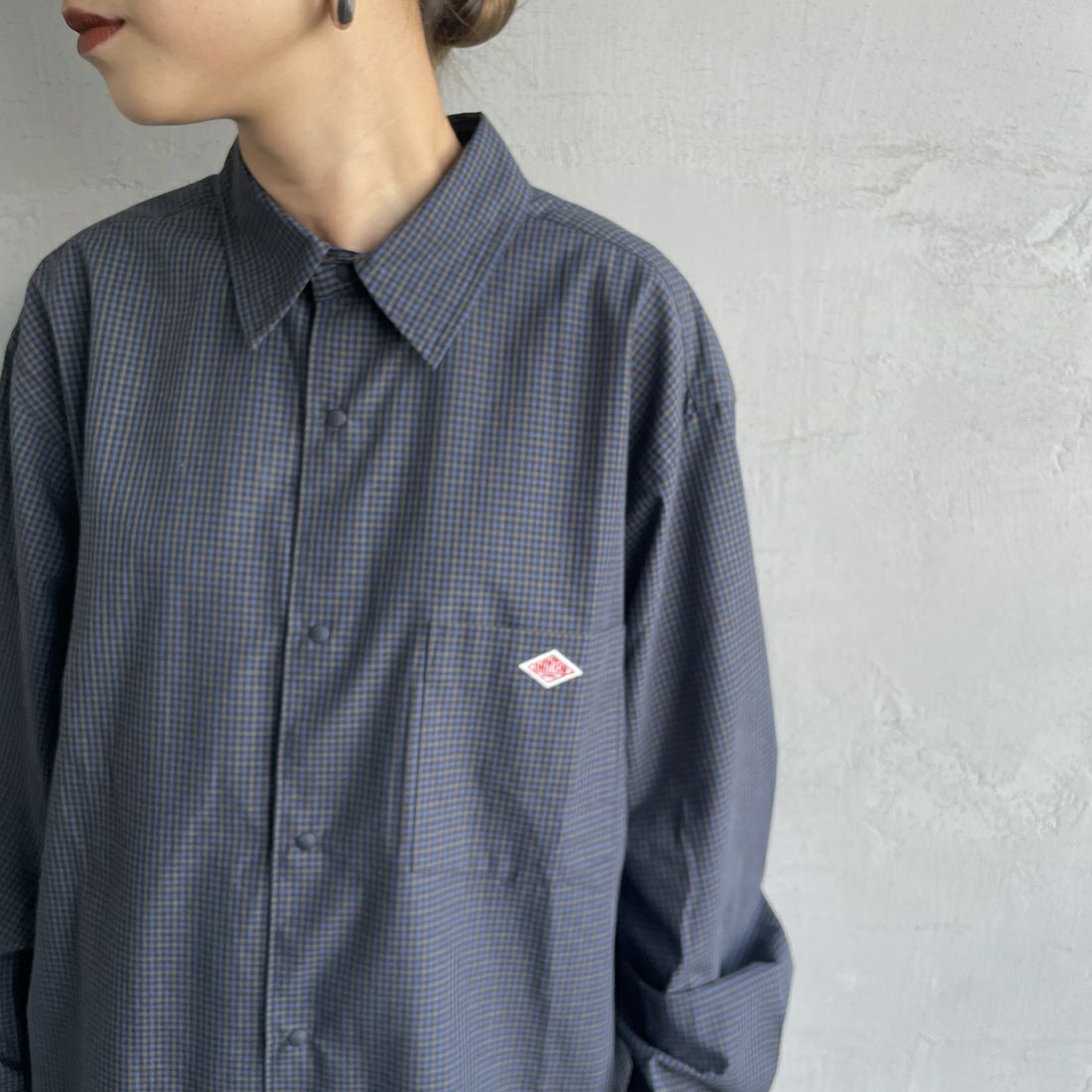 DANTON [ダントン] ドットボタン レギュラーカラー チェックロングスリーブシャツ [DT-B0391PPU] NAVY CHECK &&モデル身長：150cm 着用サイズ：38&&