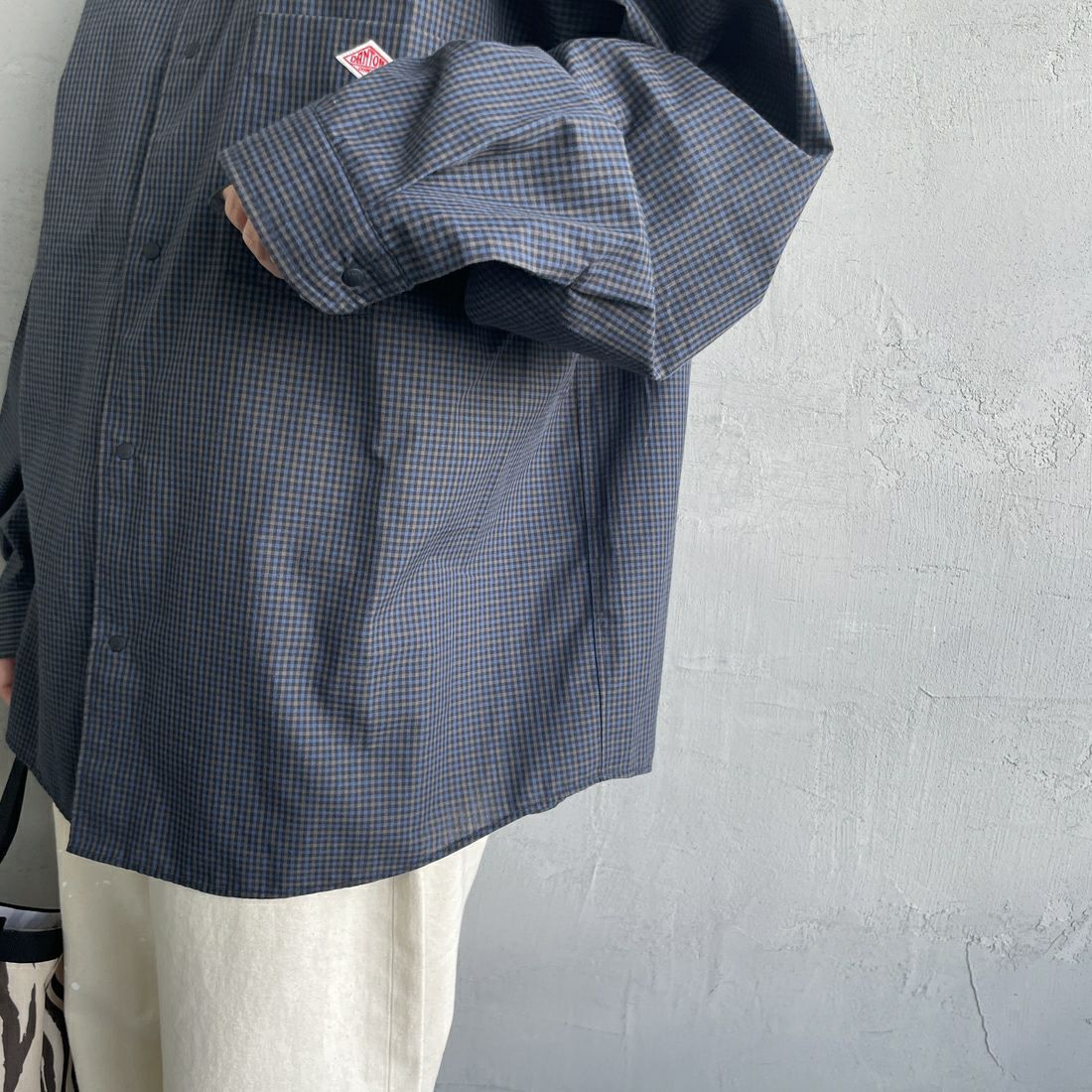 DANTON [ダントン] ドットボタン レギュラーカラー チェックロングスリーブシャツ [DT-B0391PPU] NAVY CHECK &&モデル身長：150cm 着用サイズ：38&&