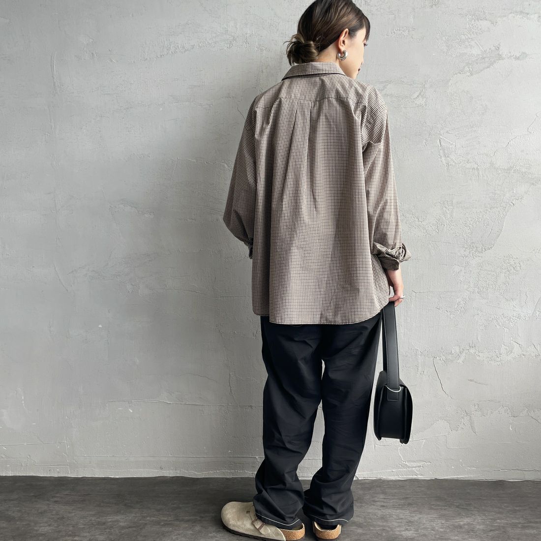 DANTON [ダントン] ドットボタン レギュラーカラー チェックロングスリーブシャツ [DT-B0391PPU] BEIGE CHEC &&モデル身長：150cm 着用サイズ：38&&