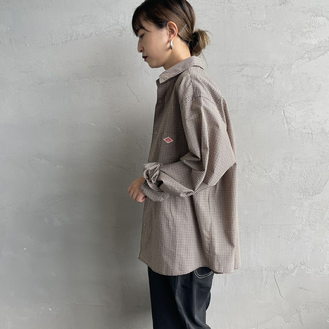 DANTON [ダントン] ドットボタン レギュラーカラー チェックロングスリーブシャツ [DT-B0391PPU] BEIGE CHEC &&モデル身長：150cm 着用サイズ：38&&