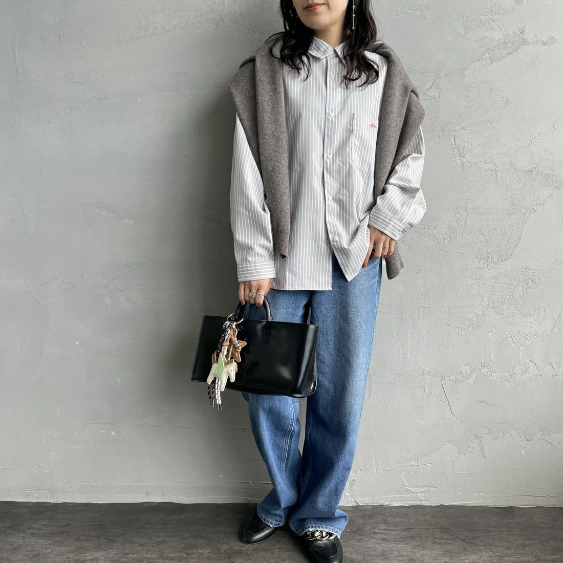 DANTON [ダントン] ドットボタン レギュラーカラー ストライプロングスリーブシャツ [DT-B0391POD] GRY/WHT ST &&モデル身長：160cm 着用サイズ：36&&