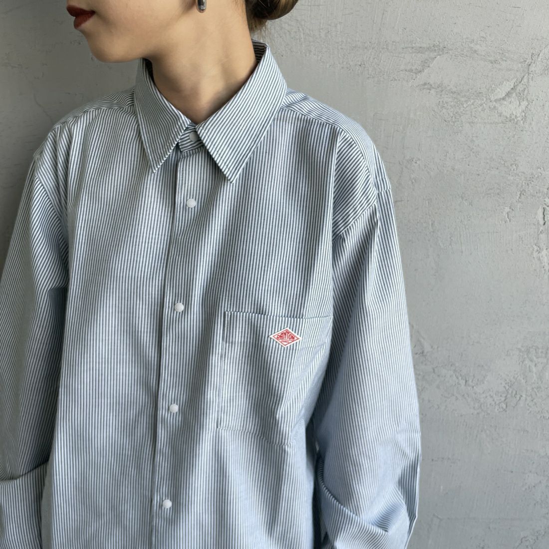 DANTON [ダントン] ドットボタン レギュラーカラー ストライプロングスリーブシャツ [DT-B0391POD] WHT/GRN ST &&モデル身長：150cm 着用サイズ：36&&