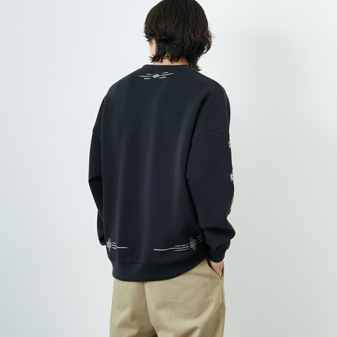 PENDLETON [ペンドルトン] 別注 ネイティブ柄 ダンボールニット クルーネックスウェット [5475-1223-JF] BLACK &&モデル身長：179cm 着用サイズ：L&&