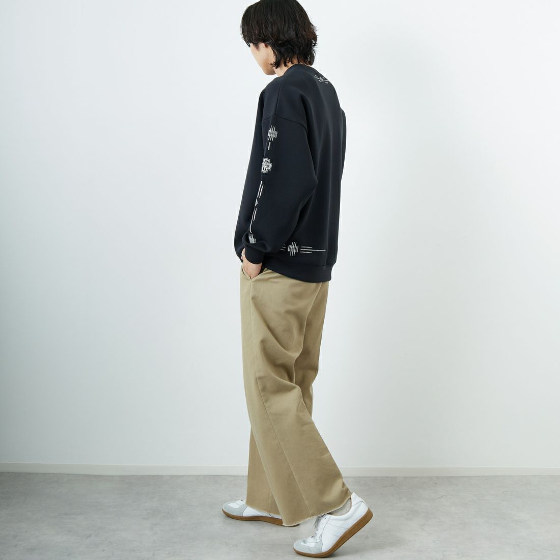 PENDLETON [ペンドルトン] 別注 ネイティブ柄 ダンボールニット クルーネックスウェット [5475-1223-JF] BLACK &&モデル身長：179cm 着用サイズ：L&&