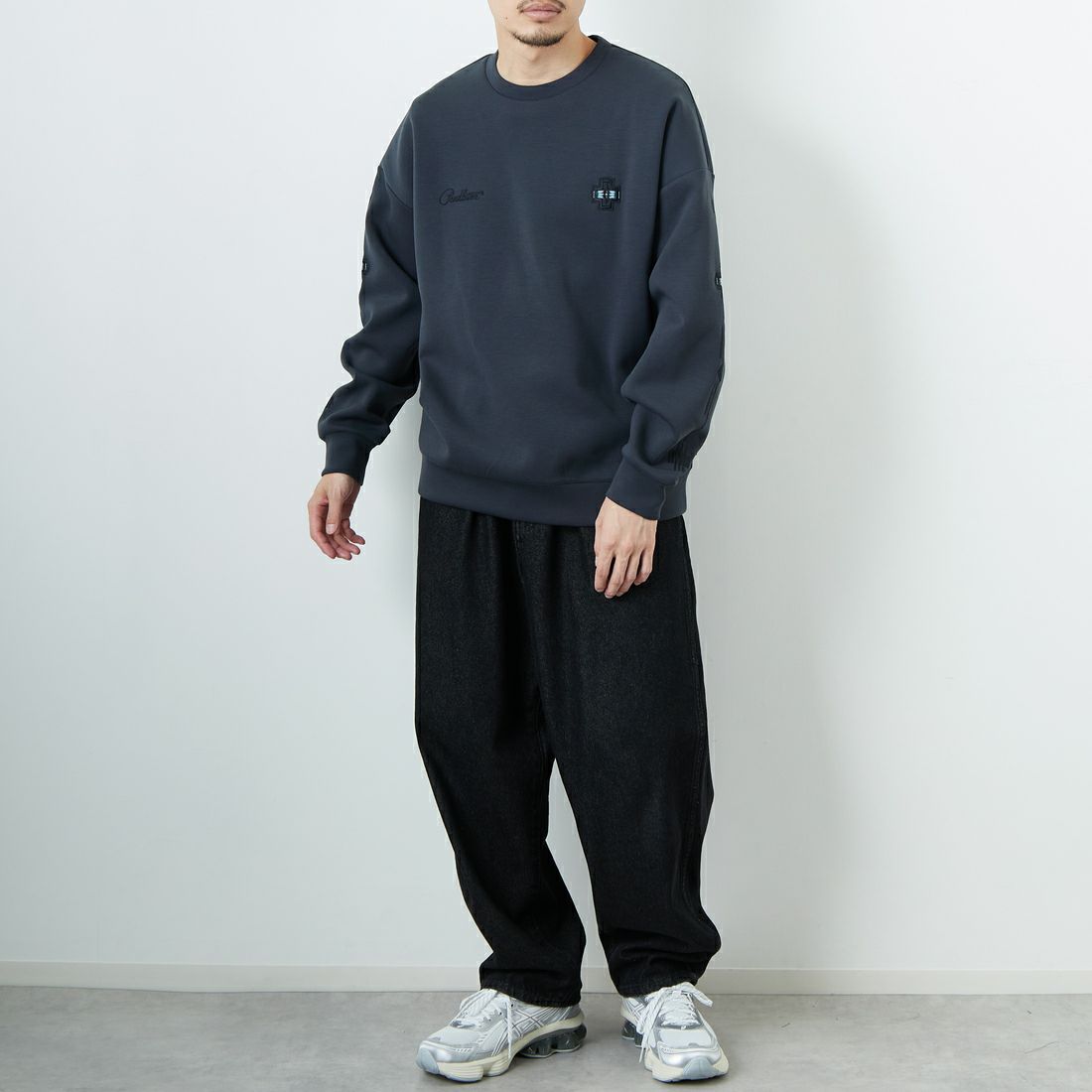 PENDLETON [ペンドルトン] 別注 ネイティブ柄 ダンボールニット クルーネックスウェット [5475-1223-JF] CHARCOAL &&モデル身長：167cm 着用サイズ：M&&