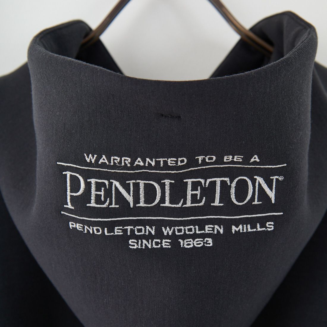 PENDLETON [ペンドルトン] 別注 ネイティブ柄 ダンボールニット スウェットパーカー [5475-1224-JF] BLACK