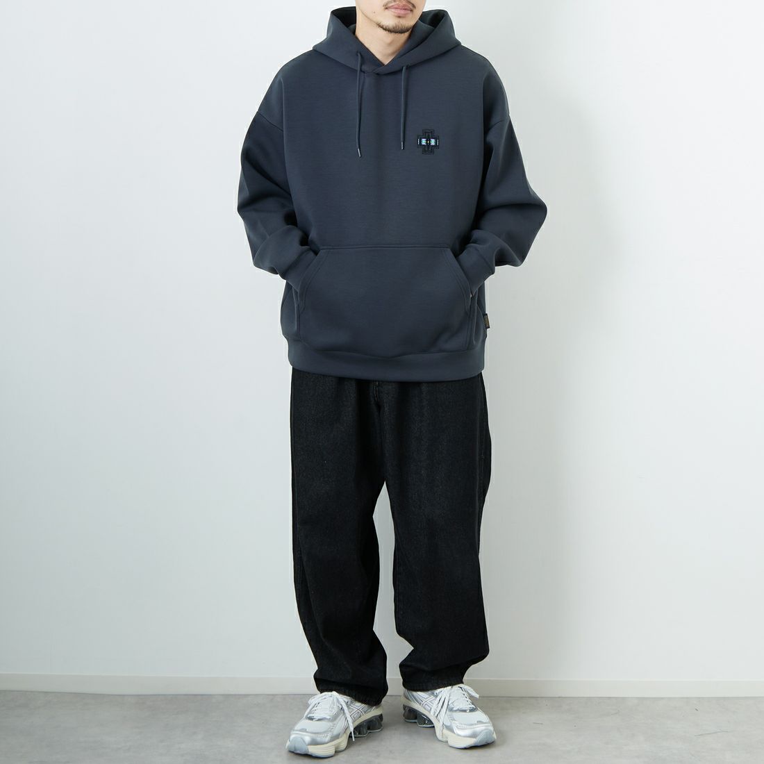 PENDLETON [ペンドルトン] 別注 ネイティブ柄 ダンボールニット スウェットパーカー [5475-1224-JF] CHARCOAL &&モデル身長：167cm 着用サイズ：L&&