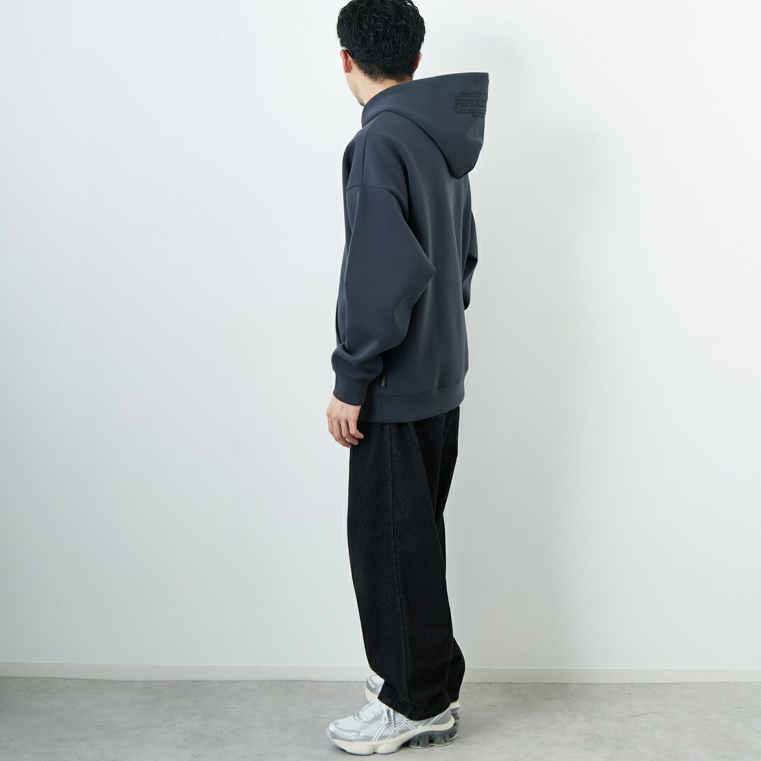 PENDLETON [ペンドルトン] 別注 ネイティブ柄 ダンボールニット スウェットパーカー [5475-1224-JF] CHARCOAL &&モデル身長：167cm 着用サイズ：L&&