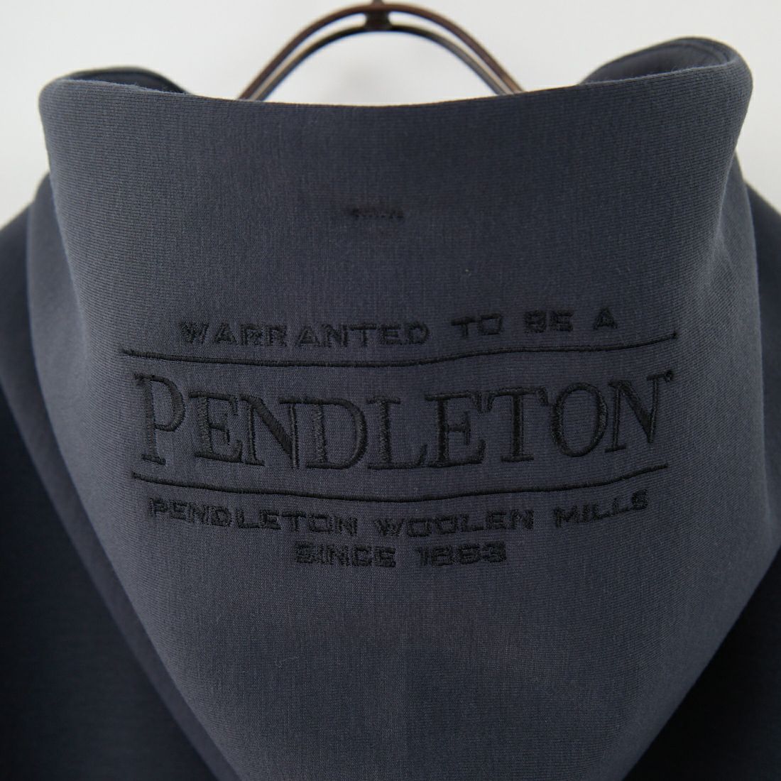PENDLETON [ペンドルトン] 別注 ネイティブ柄 ダンボールニット スウェットパーカー [5475-1224-JF] CHARCOAL