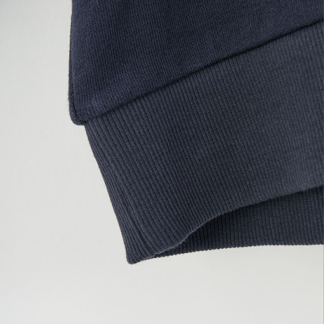 MANHATTAN PORTAGE [マンハッタンポーテージ] 別注 バックフラワープリント クルーネックスウェット [25FWMP-IN74-JF] NAVY