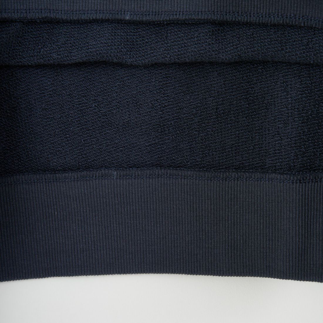 MANHATTAN PORTAGE [マンハッタンポーテージ] 別注 バックフラワープリント クルーネックスウェット [25FWMP-IN74-JF] NAVY