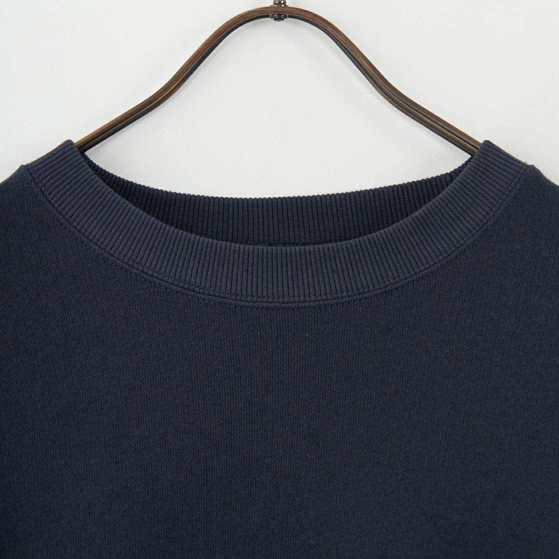 MANHATTAN PORTAGE [マンハッタンポーテージ] 別注 バックフラワープリント クルーネックスウェット [25FWMP-IN74-JF] NAVY