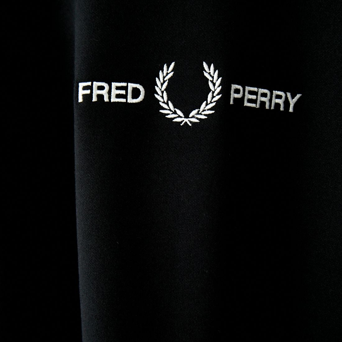 FRED PERRY [フレッドペリー] ローレルリースロゴ刺繍 クルーネックスウェット [M4727] 102 BLACK