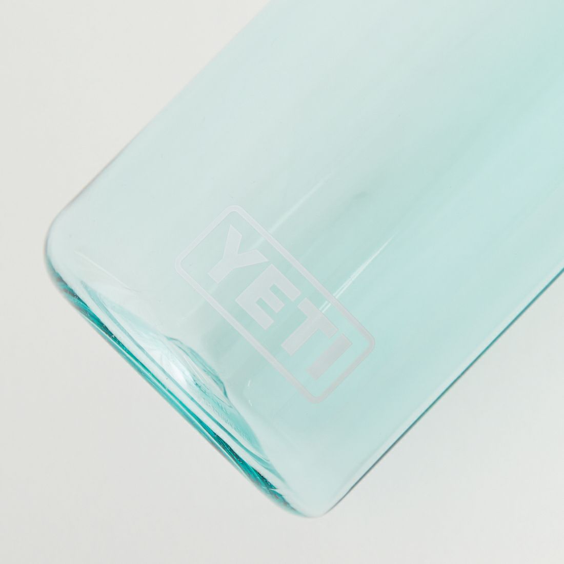 YETI [イエティ] 25oz ウォーターボトル [25OZ-WATER-BOTTLE] ｼｰﾌｫｰﾑ