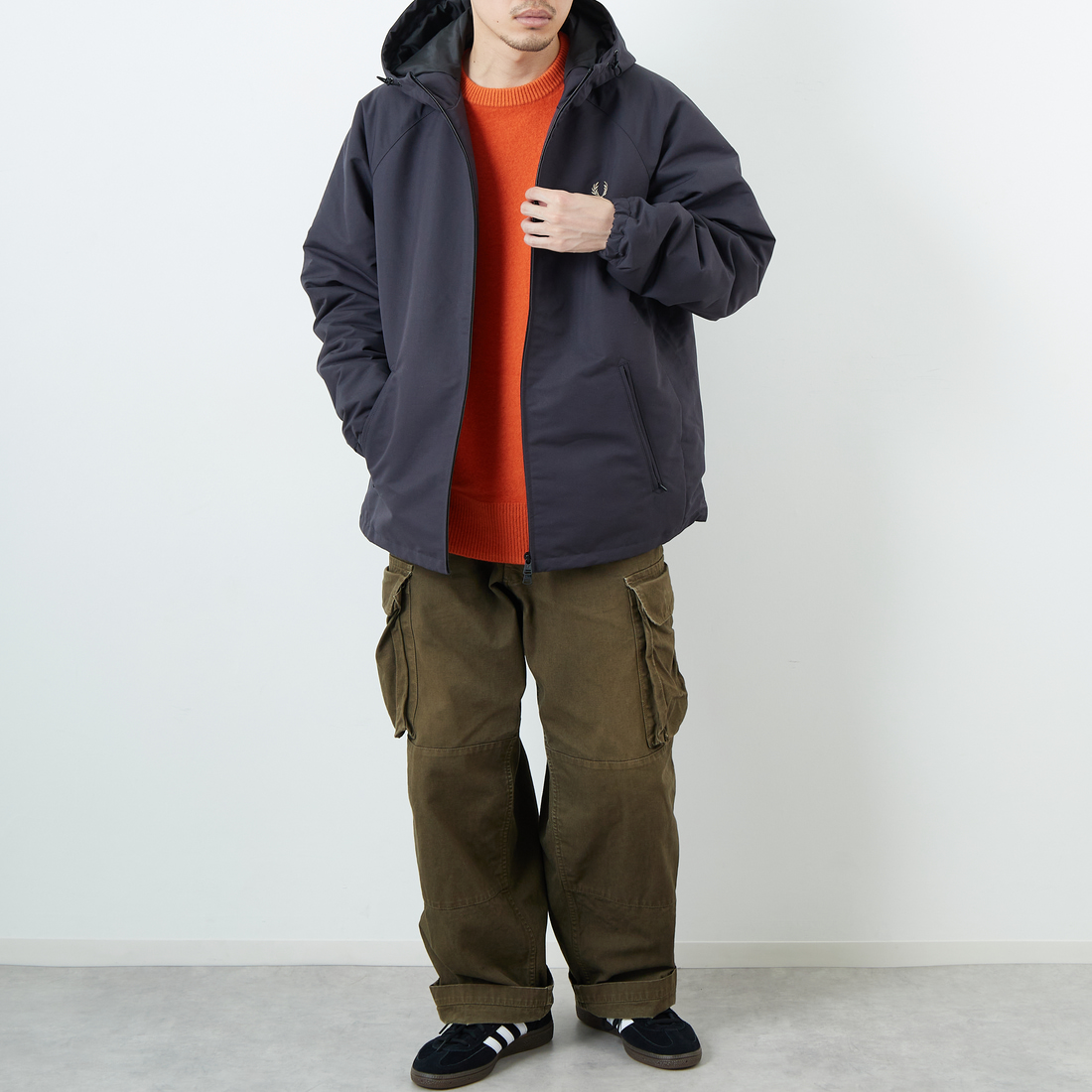 FRED PERRY [フレッドペリー] 別注 パデッドフーデッドシェルジャケット [FPM-25A-24JF] ANCOR/WARM &&モデル身長：167cm 着用サイズ：L&&