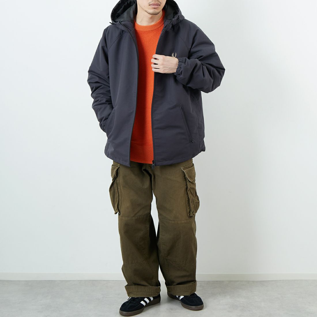 FRED PERRY [フレッドペリー] 別注 パデッドフーデッドシェルジャケット [FPM-25A-24JF] ANCOR/WARM &&モデル身長：167cm 着用サイズ：L&&