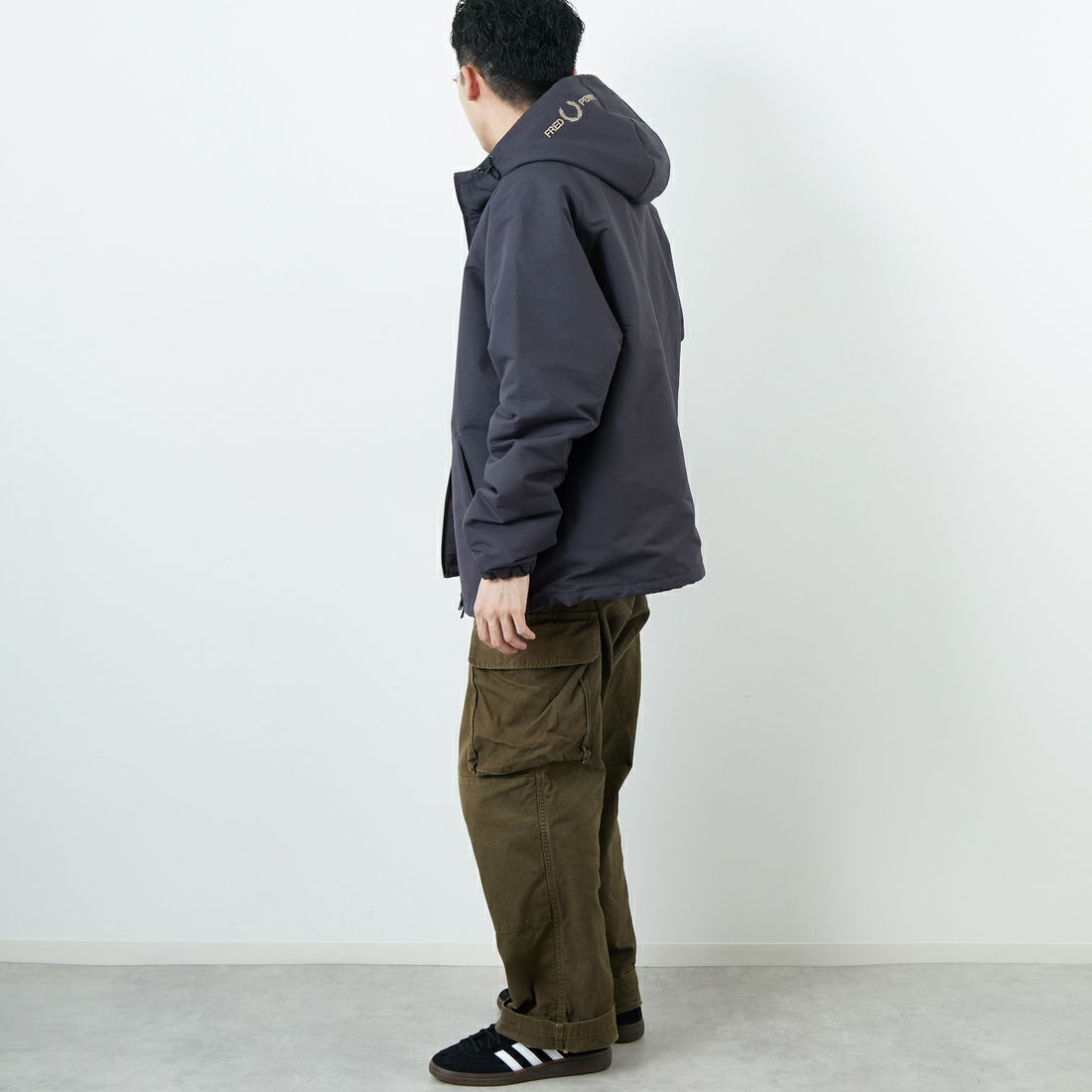 FRED PERRY [フレッドペリー] 別注 パデッドフーデッドシェルジャケット [FPM-25A-24JF] ANCOR/WARM &&モデル身長：167cm 着用サイズ：L&&
