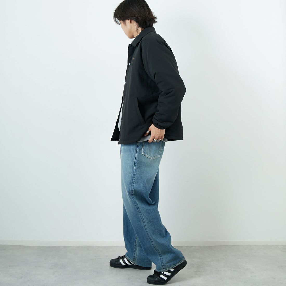 FRED PERRY [フレッドペリー] 別注 パデッドボタンスルージャケット [FPM-25A-23JF] NVY/HONEYC &&モデル身長：179cm 着用サイズ：L&&