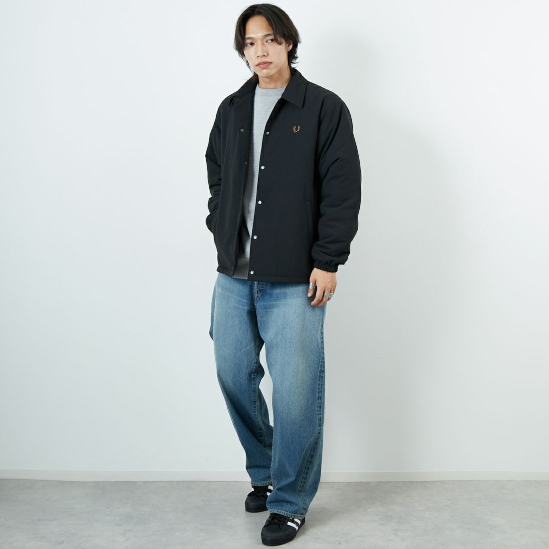 FRED PERRY [フレッドペリー] 別注 パデッドボタンスルージャケット [FPM-25A-23JF] NVY/HONEYC &&モデル身長：179cm 着用サイズ：L&&