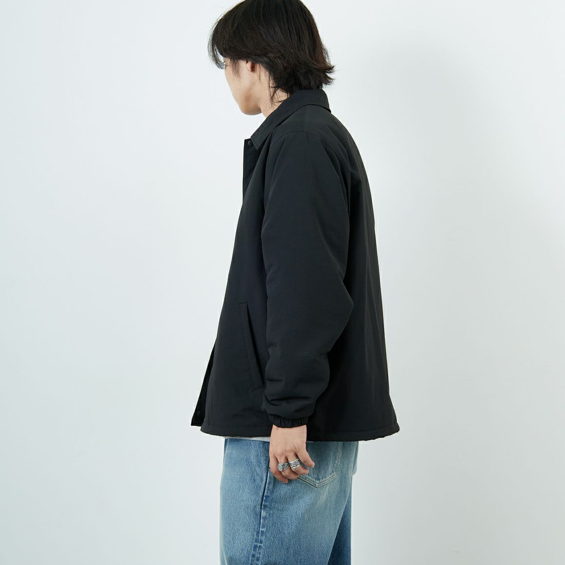 FRED PERRY [フレッドペリー] 別注 パデッドボタンスルージャケット [FPM-25A-23JF] BLK/SHADED &&モデル身長：179cm 着用サイズ：L&&