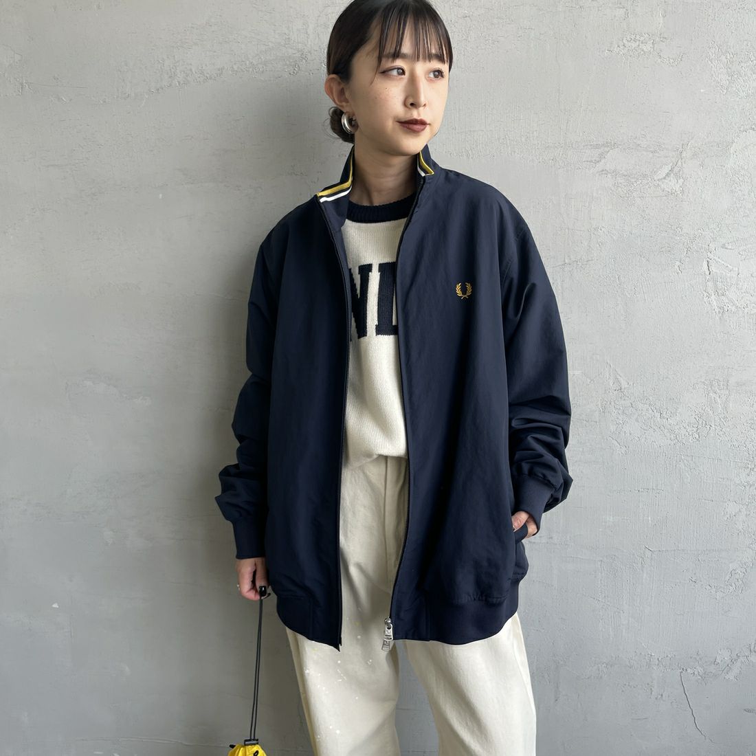 FRED PERRY [フレッドペリー] 別注 ナイロンブレンサムジャケット [FPM-25A-007JF] NVY/ECR/HO &&モデル身長：150cm 着用サイズ：10&&