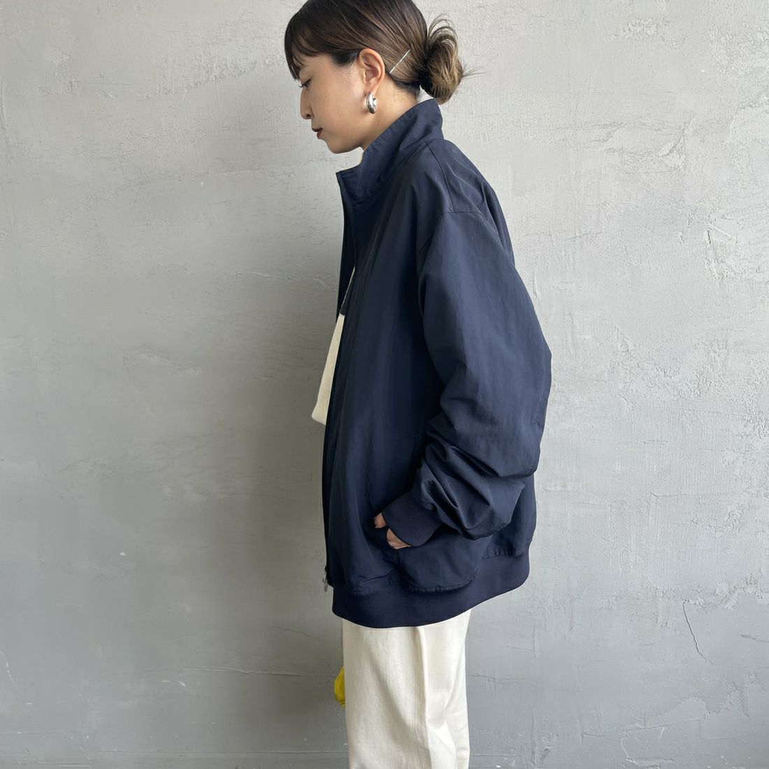 FRED PERRY [フレッドペリー] 別注 ナイロンブレンサムジャケット [FPM-25A-007JF] NVY/ECR/HO &&モデル身長：150cm 着用サイズ：10&&