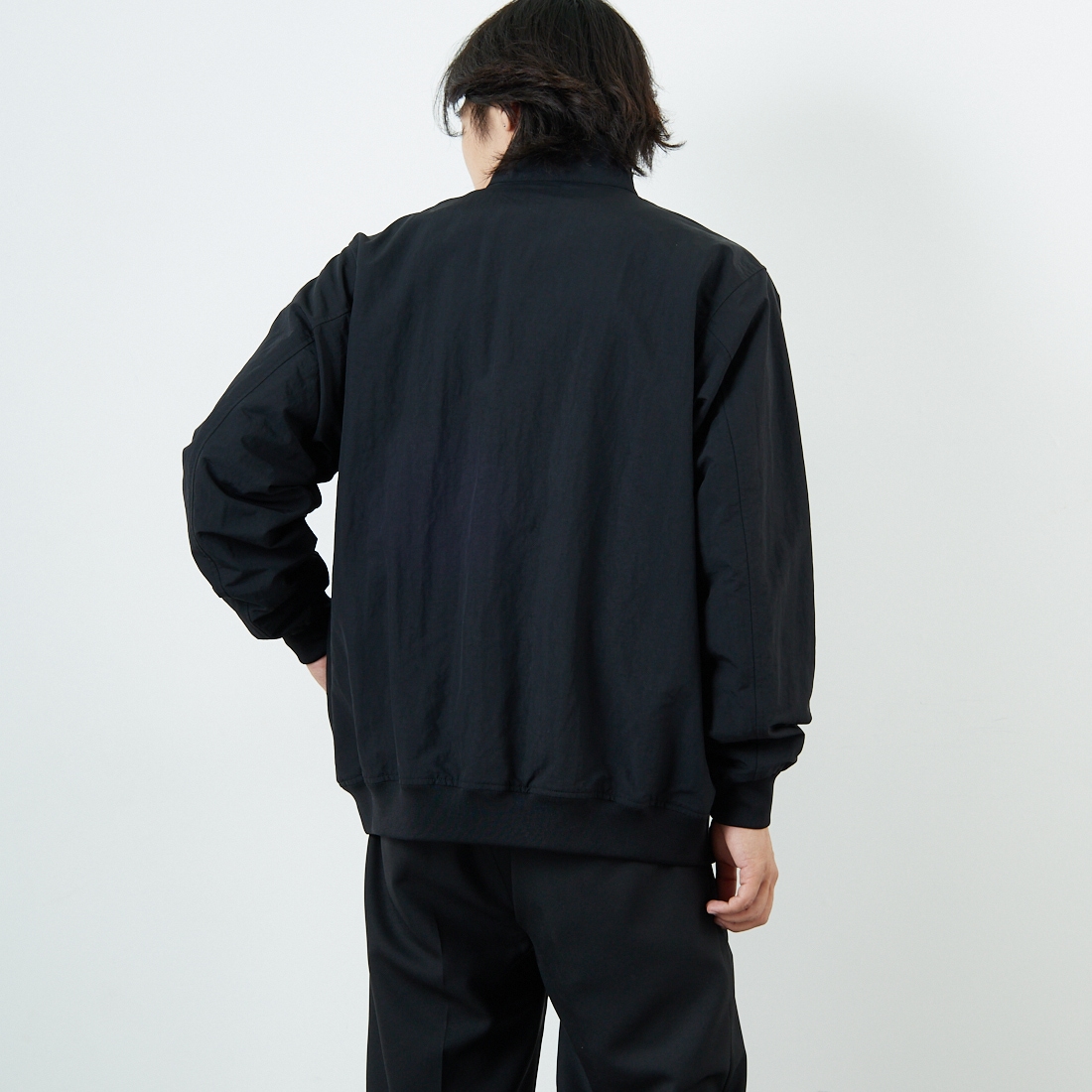 FRED PERRY [フレッドペリー] 別注 ナイロンブレンサムジャケット [FPM-25A-007JF] BLK/SHADED &&モデル身長：179cm 着用サイズ：14&&