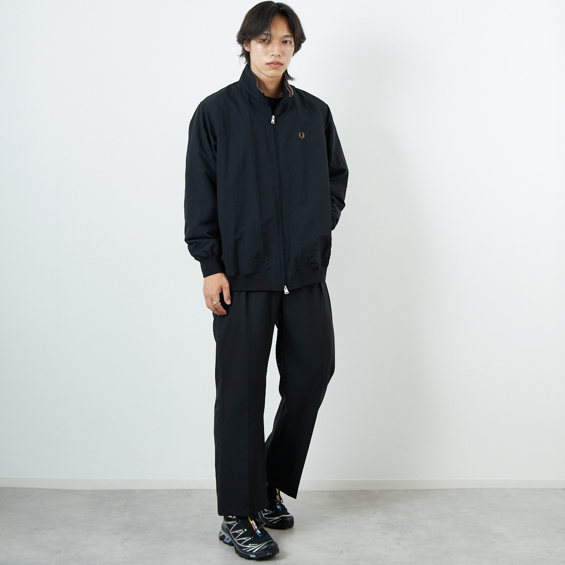 FRED PERRY [フレッドペリー] 別注 ナイロンブレンサムジャケット [FPM-25A-007JF] BLK/SHADED &&モデル身長：179cm 着用サイズ：14&&
