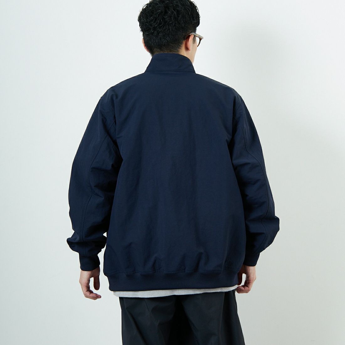FRED PERRY [フレッドペリー] 別注 ナイロンブレンサムジャケット [FPM-25A-007JF] NVY/ECR/HO &&モデル身長：167cm 着用サイズ：14&&