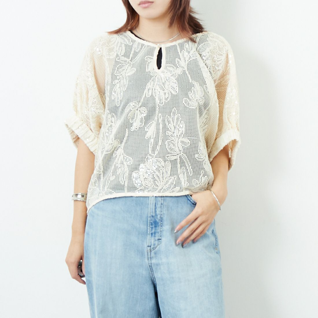 TORRAZZO DONNA [トラッゾドンナ] ボタニカルスパンコール ドルマンブラウス [6260-375] 09 IVORY &&モデル身長：167cm 着用サイズ：F&&