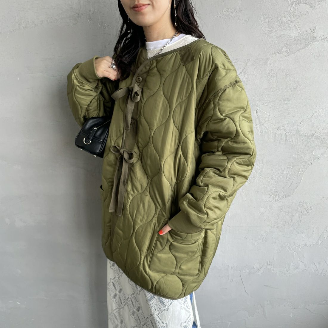 MILITARY [ミリタリー] 別注 M-65 キルティングライナージャケット [T-25789001-JF] KHAKI &&モデル身長：160cm 着用サイズ：M&&