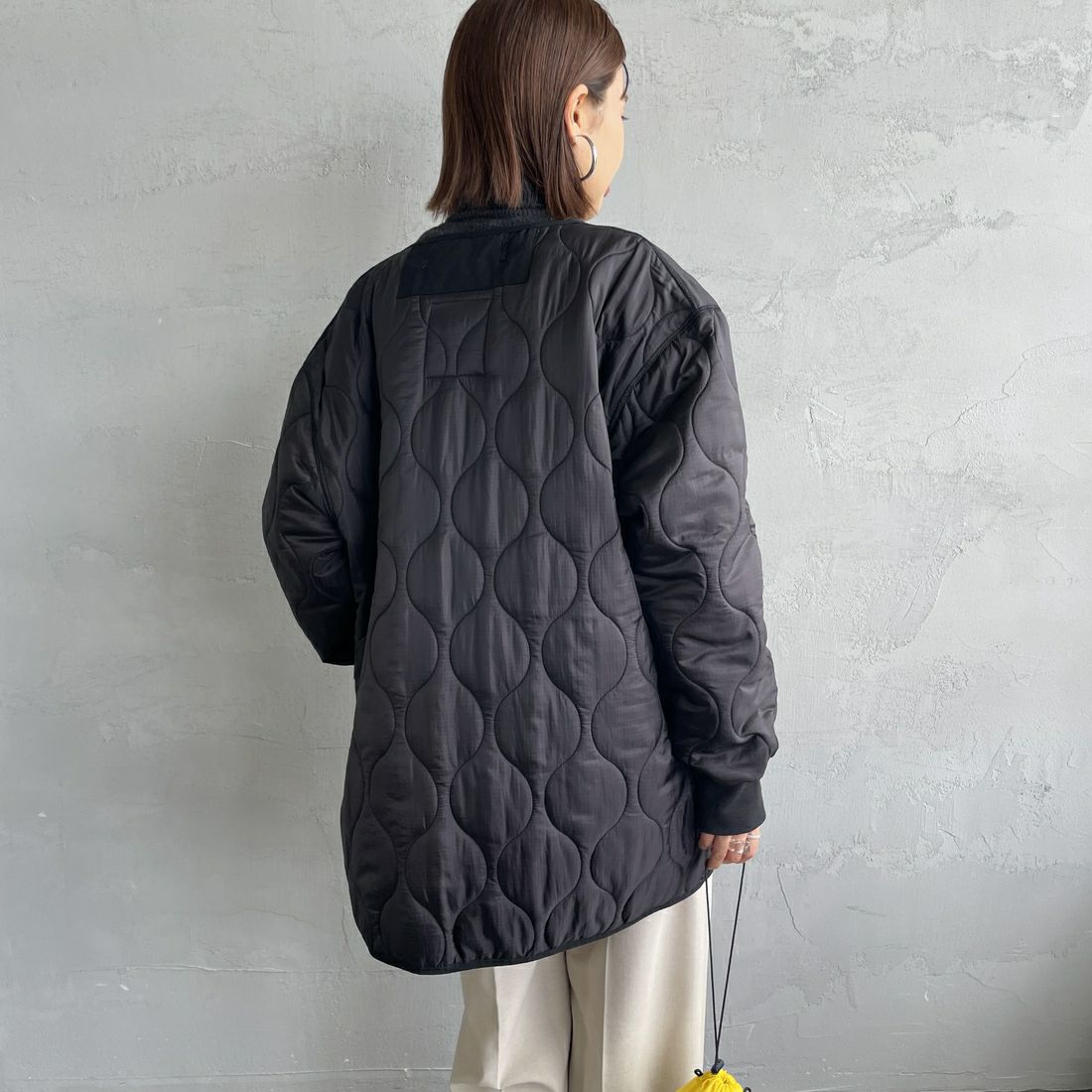 MILITARY [ミリタリー] 別注 M-65 キルティングライナージャケット [T-25789001-JF] BLACK &&モデル身長：159cm 着用サイズ：M&&