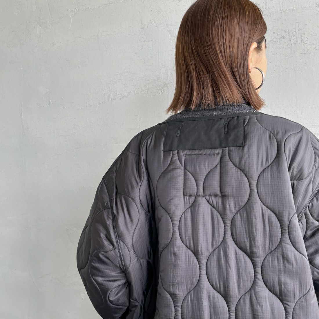 MILITARY [ミリタリー] 別注 M-65 キルティングライナージャケット [T-25789001-JF] BLACK &&モデル身長：159cm 着用サイズ：M&&