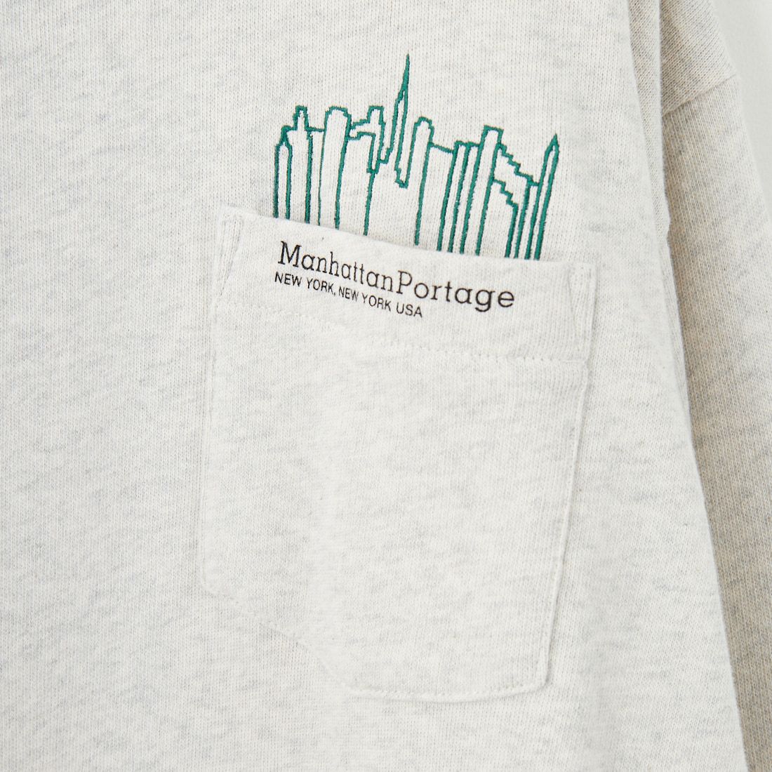 MANHATTAN PORTAGE [マンハッタンポーテージ] 別注 ポケット刺繍 リンガークルーネックスウェット [25FWMP-IN70-JF] OATMEAL