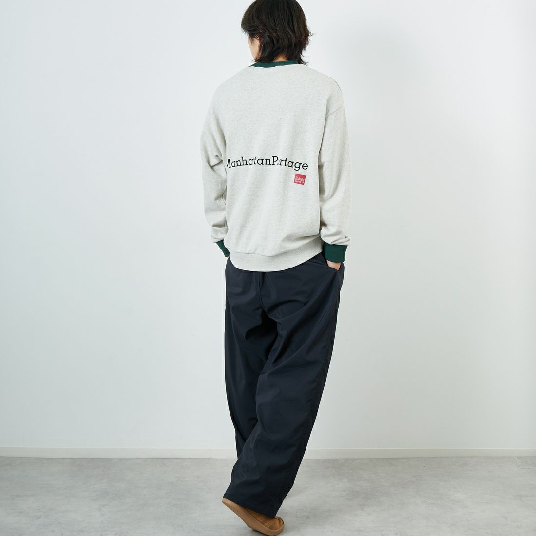 MANHATTAN PORTAGE [マンハッタンポーテージ] 別注 ポケット刺繍 リンガークルーネックスウェット [25FWMP-IN70-JF] BLACK