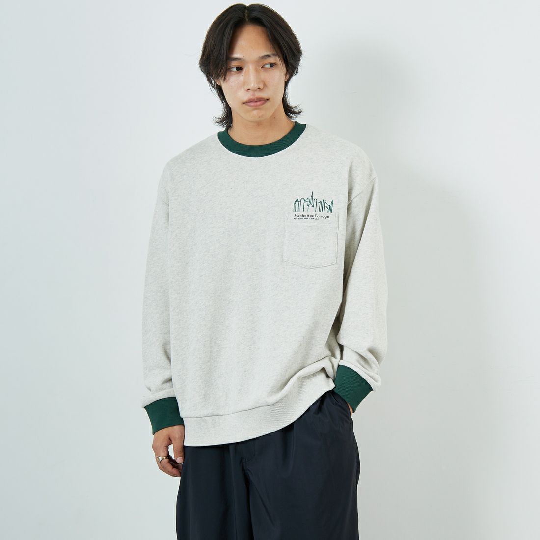 MANHATTAN PORTAGE [マンハッタンポーテージ] 別注 ポケット刺繍 リンガークルーネックスウェット [25FWMP-IN70-JF] BLACK