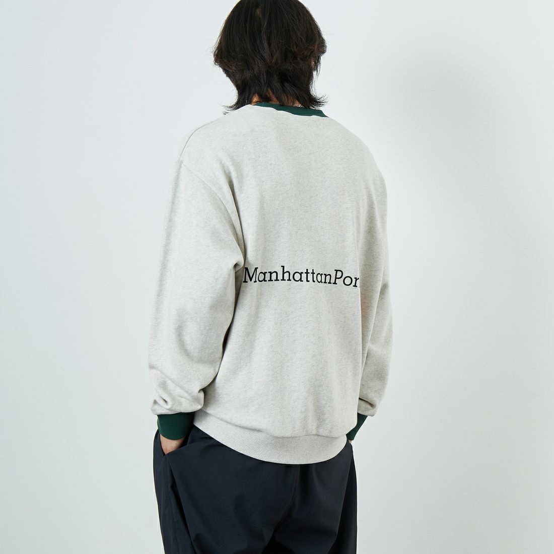 MANHATTAN PORTAGE [マンハッタンポーテージ] 別注 ポケット刺繍 リンガークルーネックスウェット [25FWMP-IN70-JF] BLACK