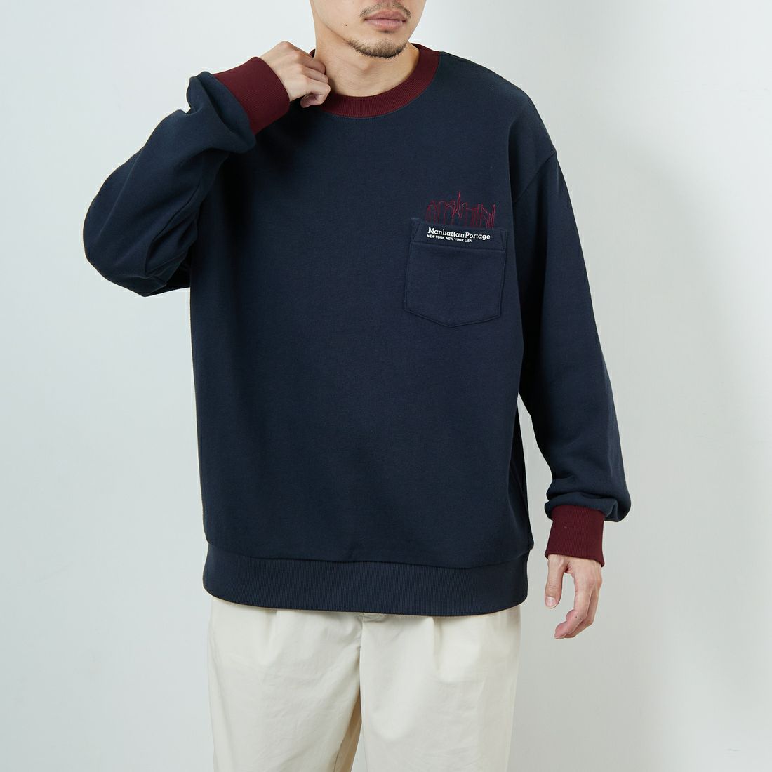 MANHATTAN PORTAGE [マンハッタンポーテージ] 別注 ポケット刺繍 リンガークルーネックスウェット [25FWMP-IN70-JF] NAVY