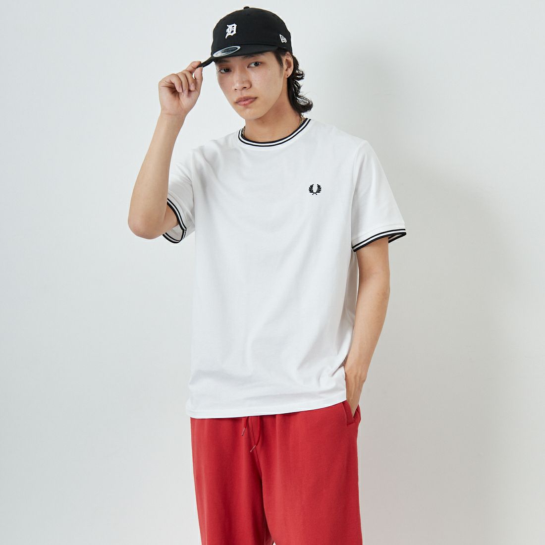 100 WHITE&&モデル身長：179cm 着用サイズ：L&&