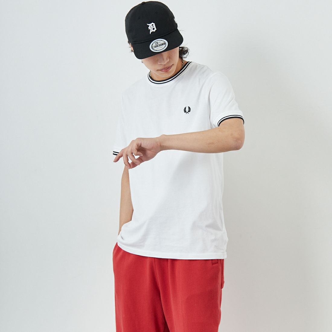 FRED PERRY [フレッドペリー] ツインティップTシャツ [M1588] 100 WHITE &&モデル身長：179cm 着用サイズ：L&&