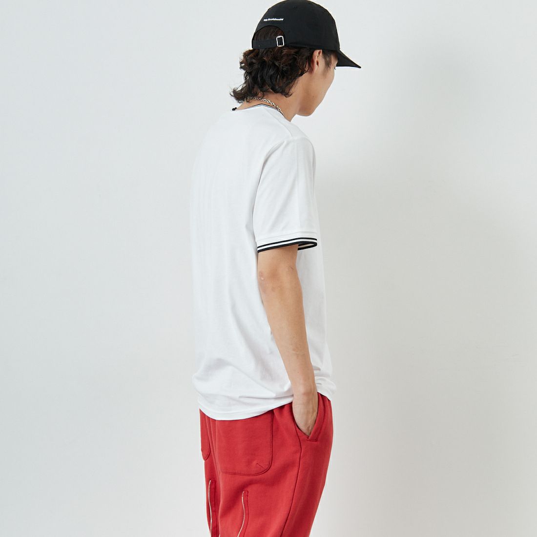 FRED PERRY [フレッドペリー] ツインティップTシャツ [M1588] 100 WHITE &&モデル身長：179cm 着用サイズ：L&&