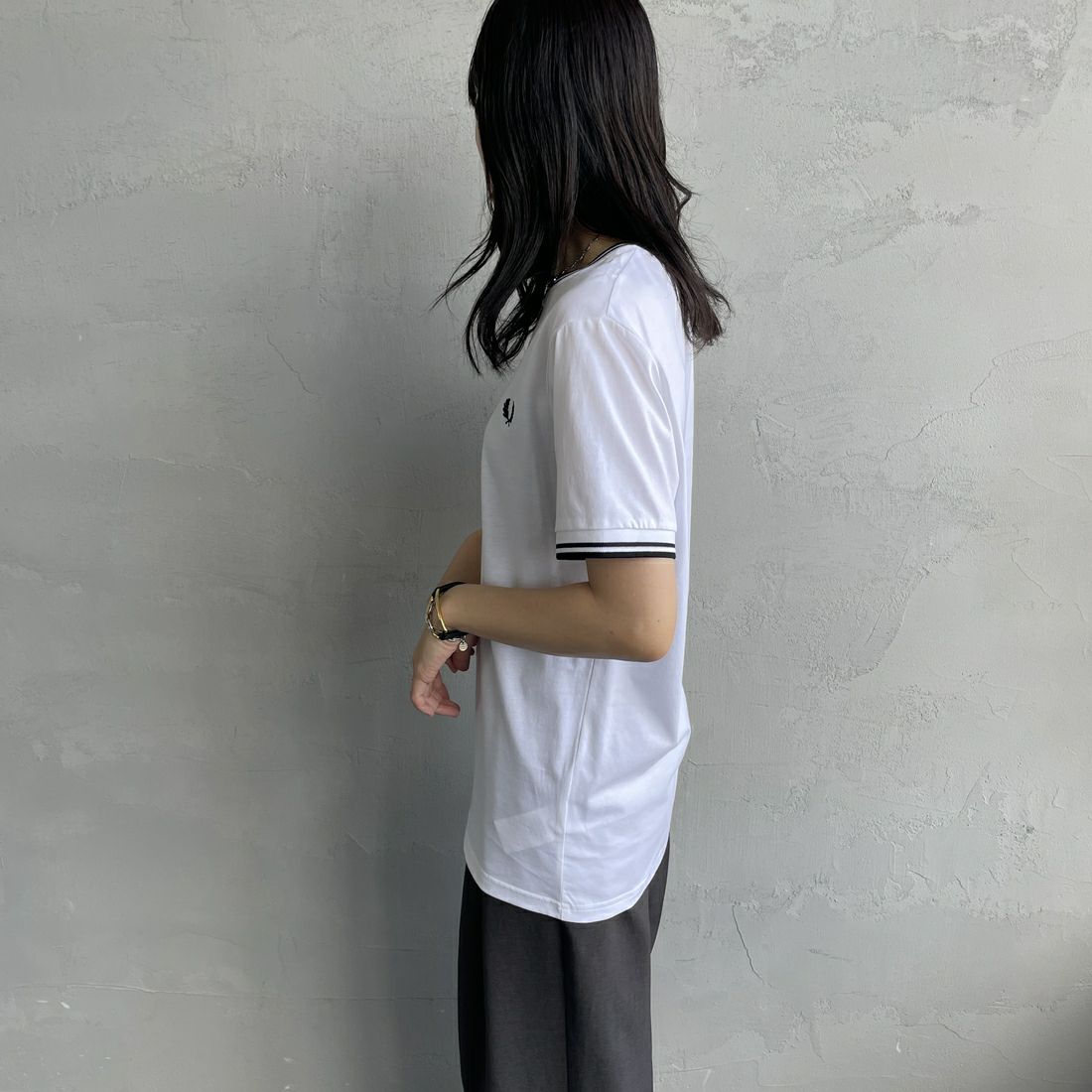 FRED PERRY [フレッドペリー] ツインティップTシャツ [M1588] 100 WHITE &&モデル身長：160cm 着用サイズ：XS&&