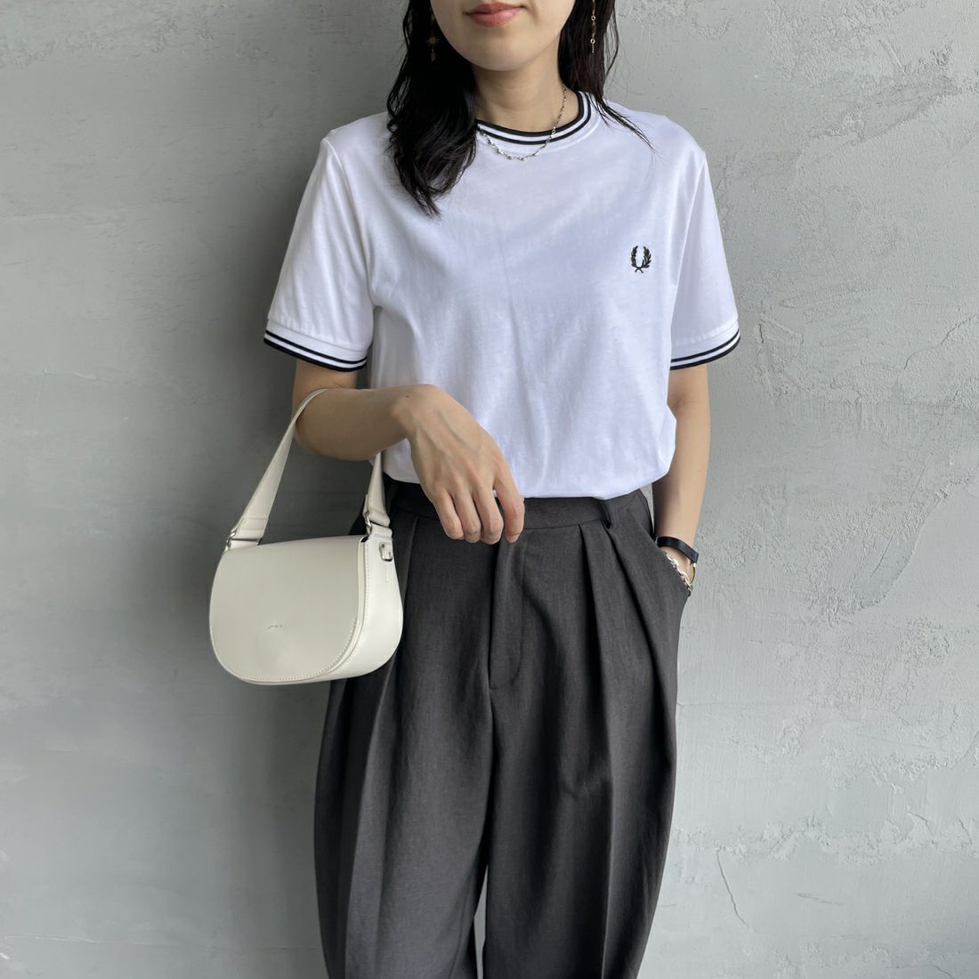 FRED PERRY [フレッドペリー] ツインティップTシャツ [M1588] 100 WHITE &&モデル身長：160cm 着用サイズ：XS&&
