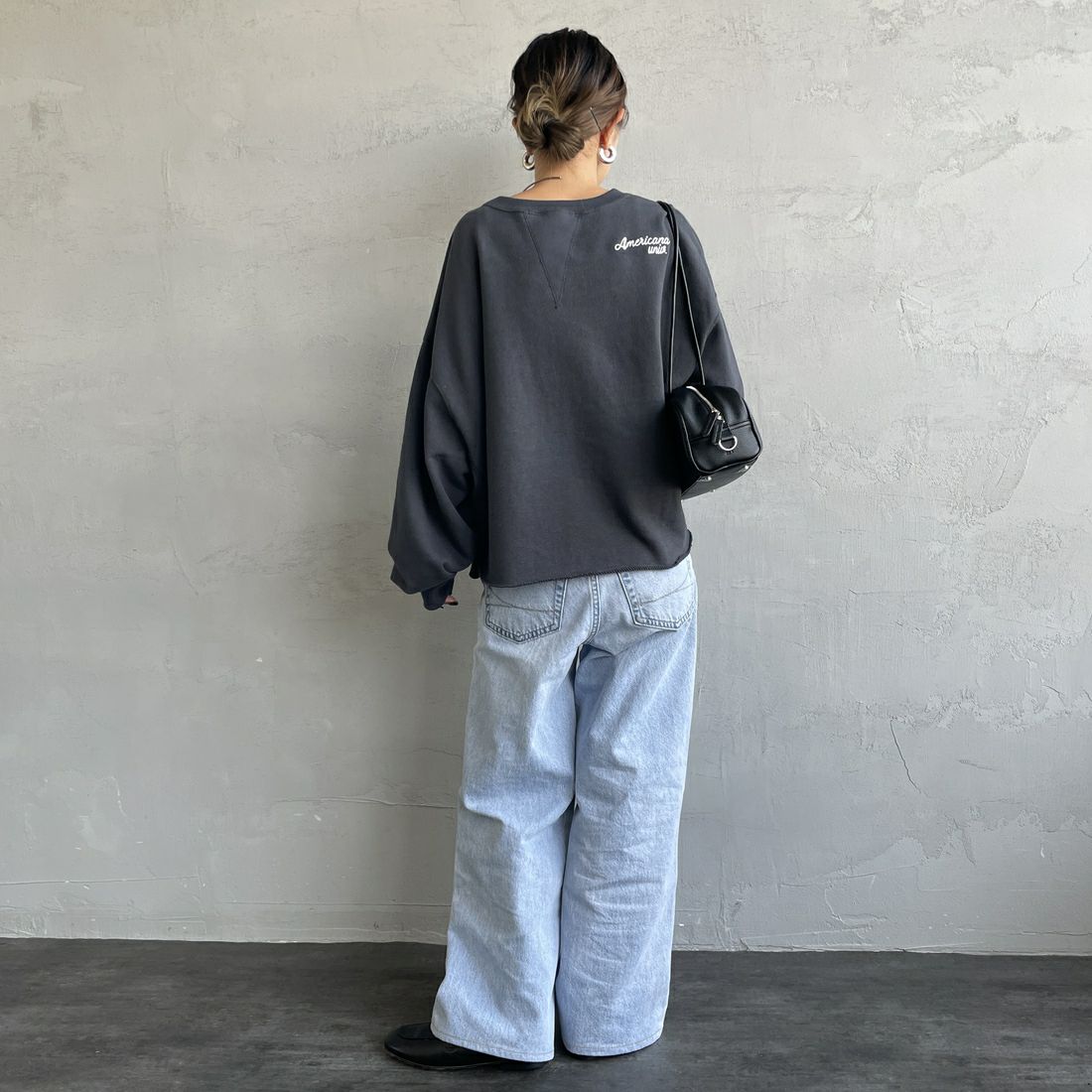 Americana × JEANS FACTORY [アメリカーナ × ジーンズファクトリー] 別注 カレッジプリント カットオフスウェット [BRF-736A-2-JF] ｽﾐｸﾛ &&モデル身長：150cm 着用サイズ：ONE SIZE&&