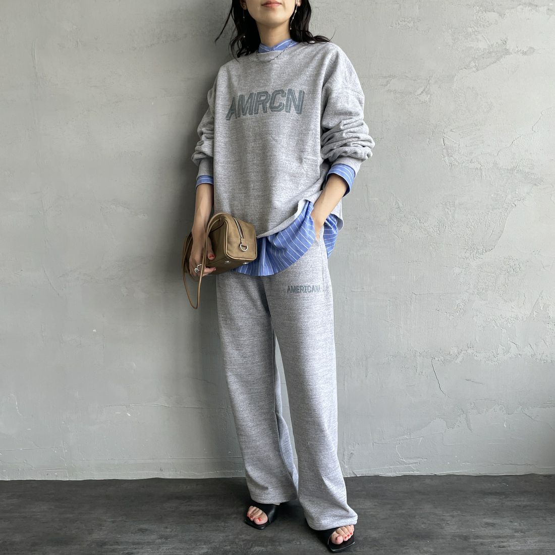 Americana × JEANS FACTORY [アメリカーナ × ジーンズファクトリー] 別注 カレッジプリント カットオフスウェット [BRF-736A-2-JF] ﾓｸｸﾞﾚｰ &&モデル身長：158cm 着用サイズ：ONE SIZE&&