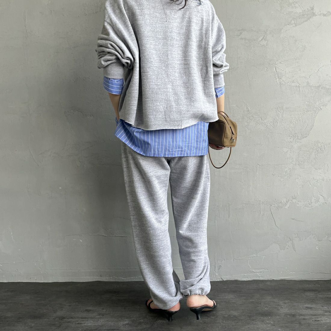 Americana × JEANS FACTORY [アメリカーナ × ジーンズファクトリー] 別注 カレッジプリント カットオフスウェット [BRF-736A-2-JF] ﾓｸｸﾞﾚｰ &&モデル身長：158cm 着用サイズ：ONE SIZE&&