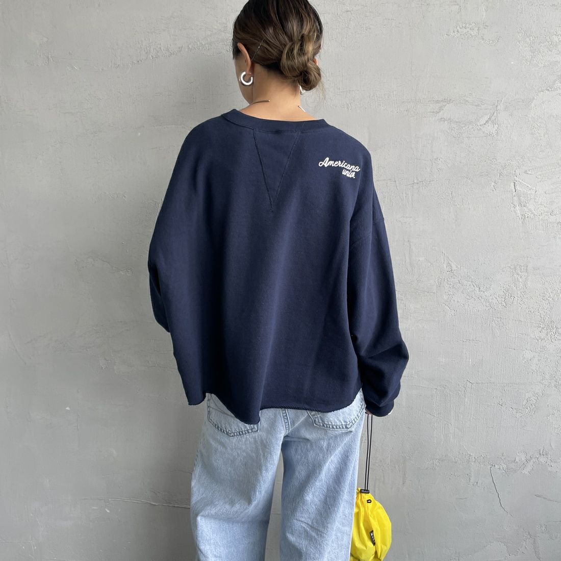 Americana × JEANS FACTORY [アメリカーナ × ジーンズファクトリー] 別注 カレッジプリント カットオフスウェット [BRF-736A-1-JF] ﾈｲﾋﾞｰ &&モデル身長：150cm 着用サイズ：ONE SIZE&&